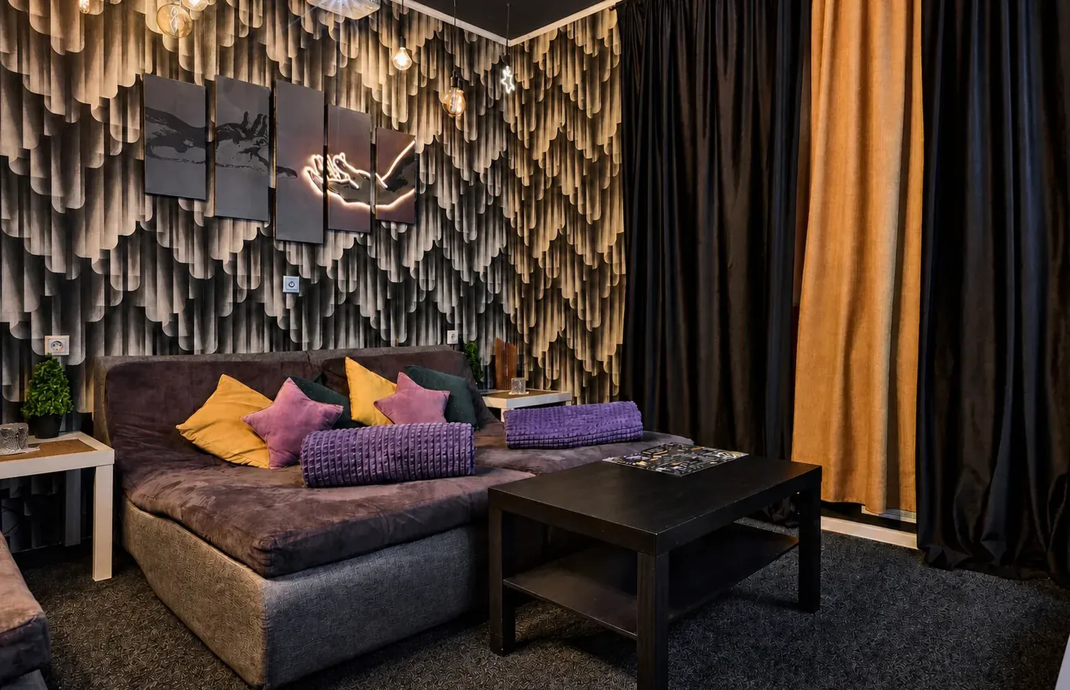 Salle de cinéma privée pour deux chez Pelino, rue Paradis à Marseille